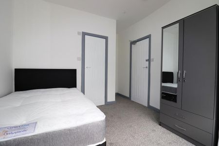 5 bedroom terraced house to rent - Photo 2