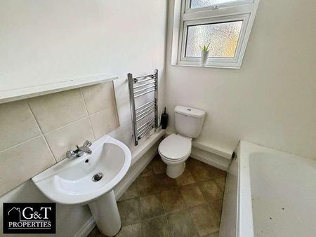 High Street, Cradley Heath, B64 - Photo 2