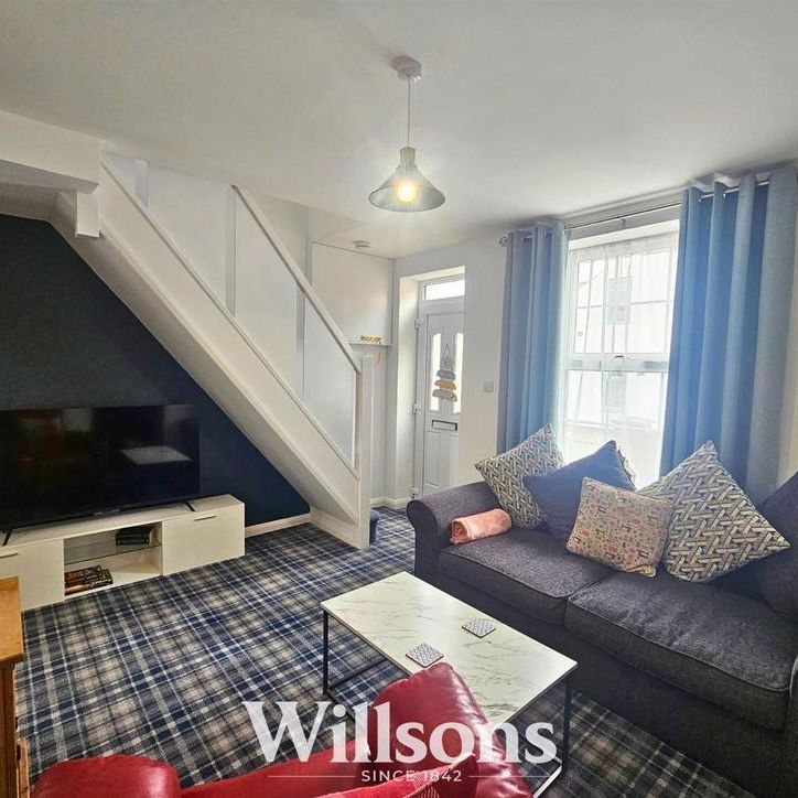 2 bedroom end of terrace house to rent - Photo 1