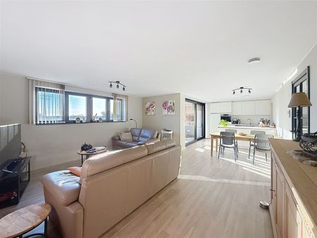 instapklaar app met terras, 2 slpks, kelder en autostpl - Tiensesteenweg 198, 3380 GLABBEEK - Photo 2