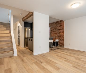 $1,899 / 3 br / 1 ba / 41 Burlington St E unit 1 - Photo 6