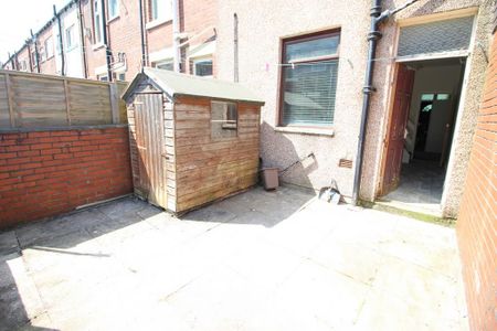 2 bedroom terraced house to rent - Photo 2