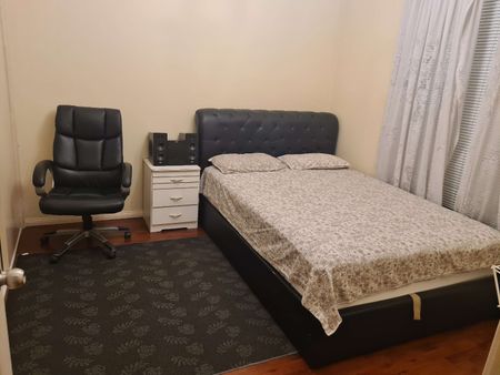 Melton South - Photo 2