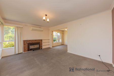 55 Hilltop Cres, 3151, Burwood East Vic - Photo 3