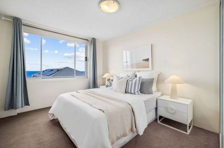Stunning Ocean-View Apartment in Prime Coogee Location - Photo 3