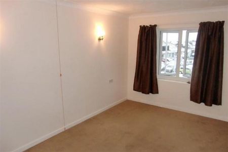 1 bedroom retirement property to rent - Photo 3