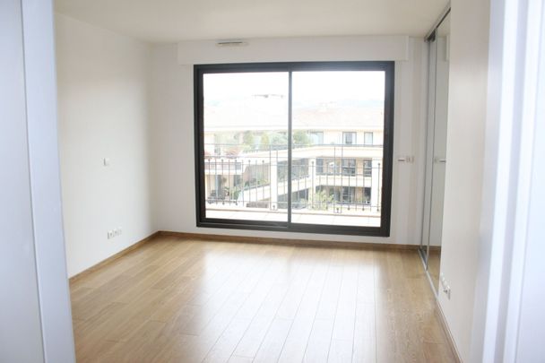 Location Appartement Aix-en-Provence 6 Pièces 254 m² - Photo 1