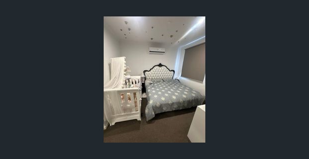 Modern Three Bedroom Townhouse - Photo 1