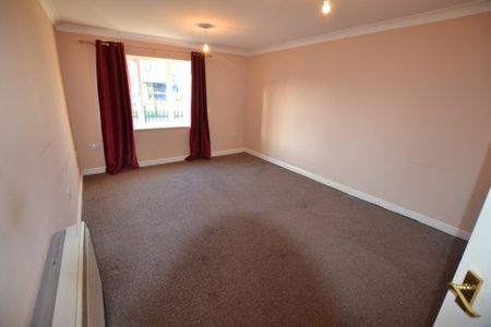 2 bedroom flat available - Photo 3