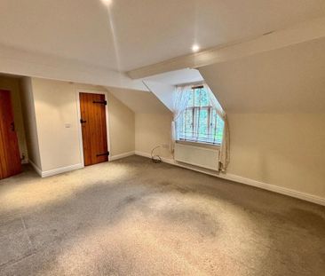Winsford, Darnhall - Photo 1