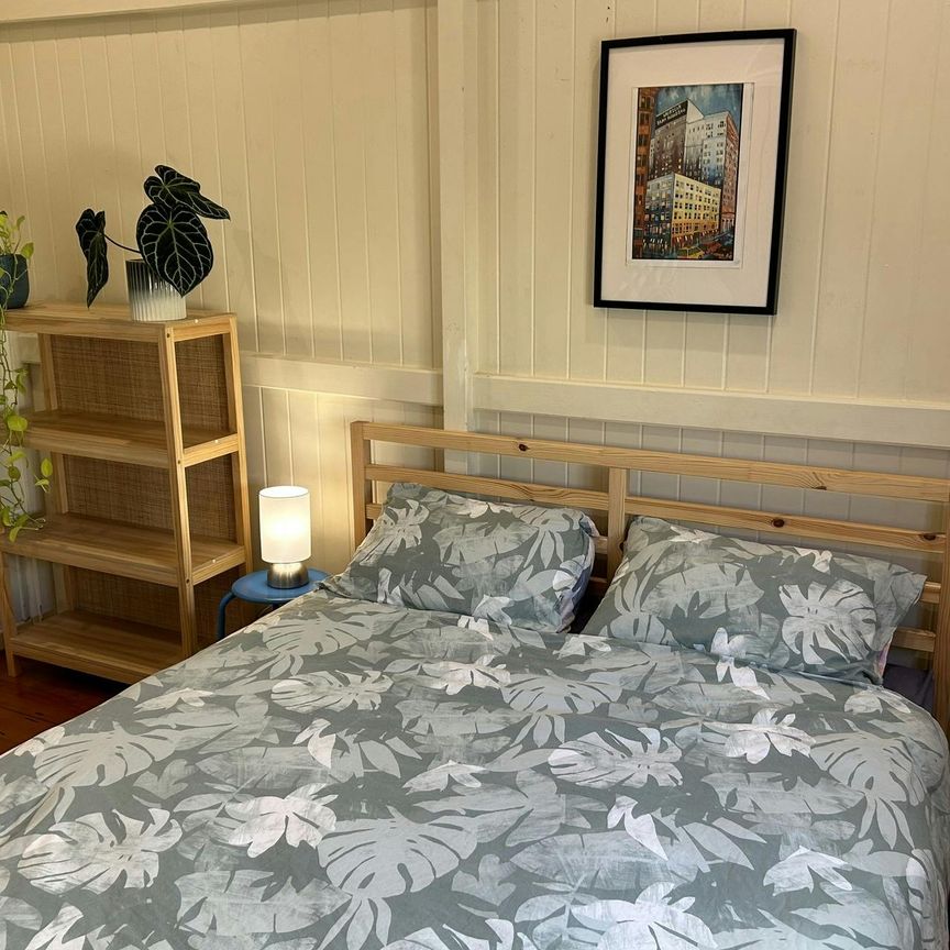 Furnished Queenslander in Prime Location - Photo 1