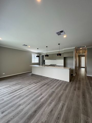 Coastal 4 Bedroom - 3.5 Bathroom - Stunning New Build - Ducted Air Con - Photo 2