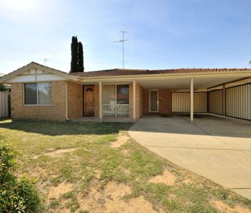 Spacious Family Home in Prime Location! - Photo 5