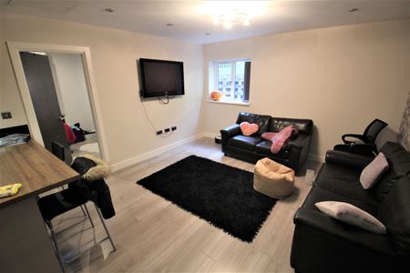 Hartisca Residence, Hartwell Road, Hyde Park, LS6 1RY, Leeds - Photo 4