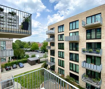 Moderne, helle und geräumige Wohnung in bevorzugter Lage - Photo 1