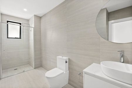 Contemporary Four-Bedroom Duplex in a Prime Menai Location - Photo 2