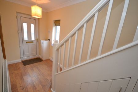 3 bed Semi-Detached House for Rent - Photo 2