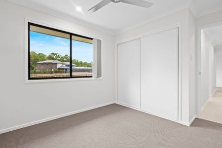 Contemporary Family Living in Sought-After Burpengary – Spacious 4-Bedroom Home with Double Garage - Photo 4