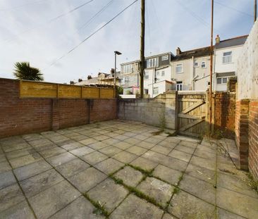 3 bedroom terraced house to rent - Photo 6