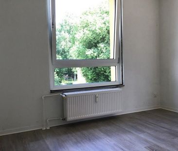 Ein ruhiges Plätzchen für Ihre Liebsten finden Sie in dieser 3-Zimmer-Wohnung in Freisenbruch! WBS! - Photo 4