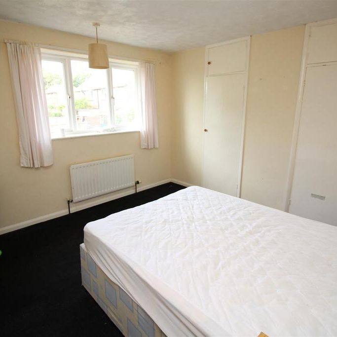 3 bedroom end of terrace house to rent - Photo 1