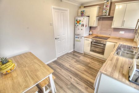 2 bedroom terraced house to rent - Photo 2