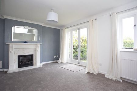 4 bedroom detached house to rent - Photo 2