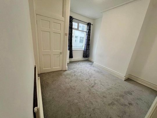 2 bedroom end of terrace house to rent - Photo 1