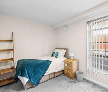 Christ The King, University Chaplaincy, Armada Way, PL1 - Photo 2