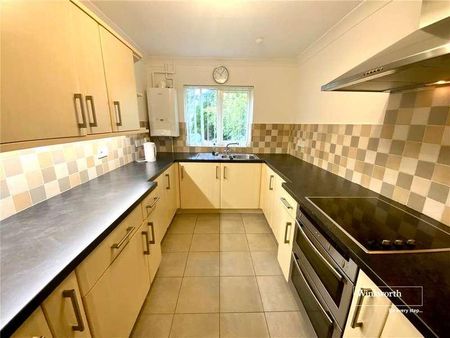 Hamilton Close, Christchurch, Dorset, BH23 - Photo 4