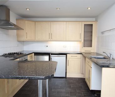 2 bedroom Apartment to let - Photo 1