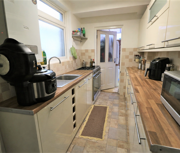 3 bedroom semi-detached house to rent - Photo 4