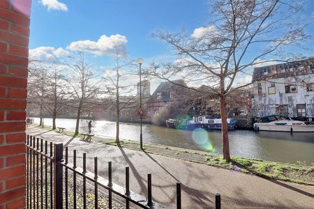 3 Bedroom Flat / Apartment to let - Photo 5