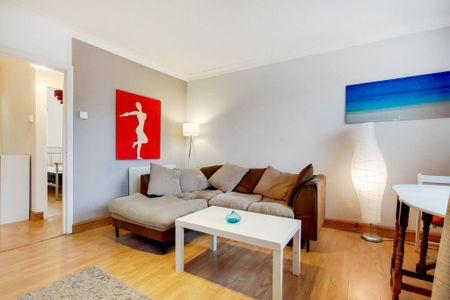 3 bedroom flat to rent - Photo 3