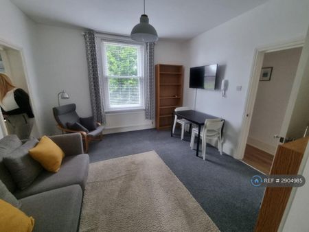 2 bedroom flat to rent - Photo 5