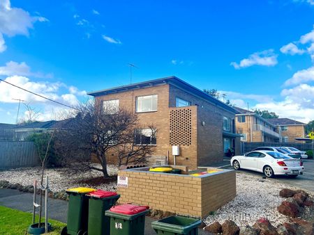 4/4 McPhail Street, Essendon - Photo 4