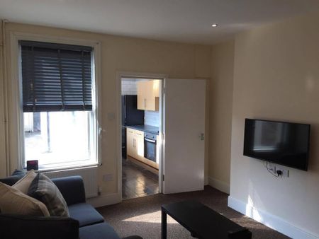 3 bedroom terraced house to rent - Photo 3