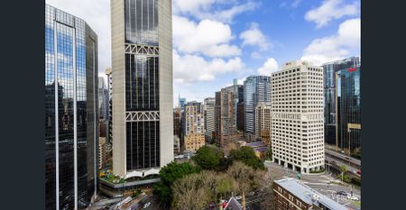 IMPRESSIVE APARTMENT WITH EXCELLENT VIEWS | Unfurnished - Photo 4