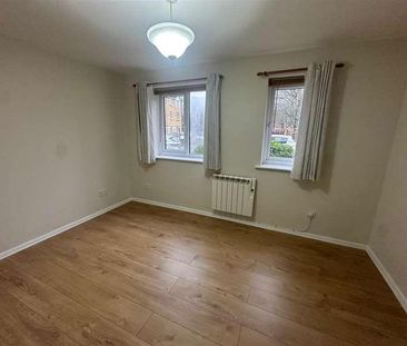 Redford Close, Bedfont, TW13 - Photo 2