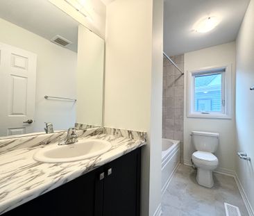 For Lease - 132 PORT Crescent, Welland, Ontario - Photo 3