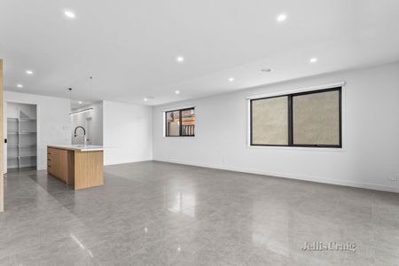 53 Second Avenue, Altona North - Photo 2