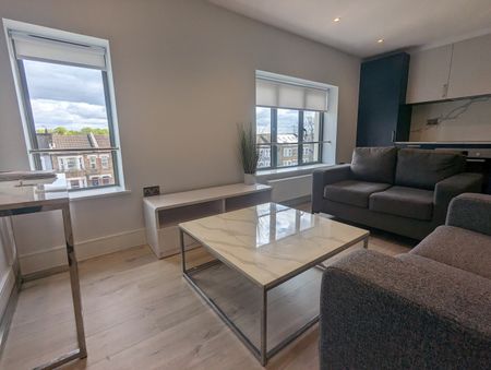 1 Bed Flat, Lonpro Court, SW19 - Photo 2