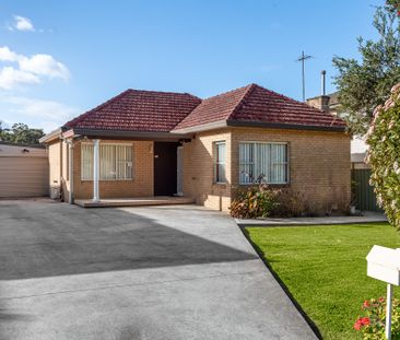 Single-level Family Home - 6 month lease ONLY - Grannyflat located ... - Photo 6