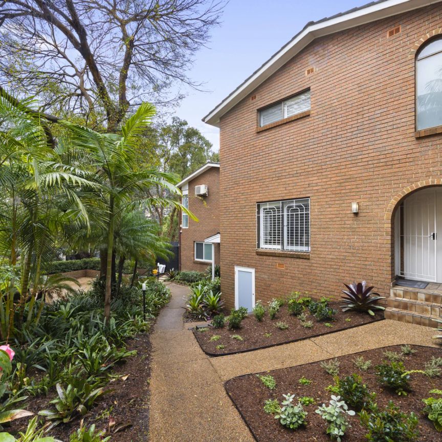 Boutique Style With A Double Garage And 202sqm On Title - Photo 1