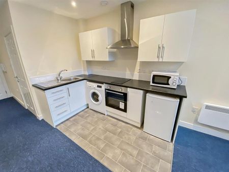 Studio to rent - Photo 2