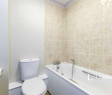 Finnart Close, Weybridge, Surrey, KT13 - Photo 4