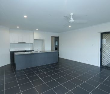 Modern Four Bedroom Springfield Lakes Family Home - Photo 1