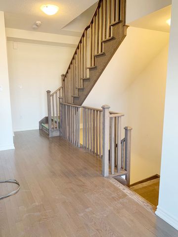 For Lease - 15 Arrowview Drive, Brampton, Ontario - Photo 2
