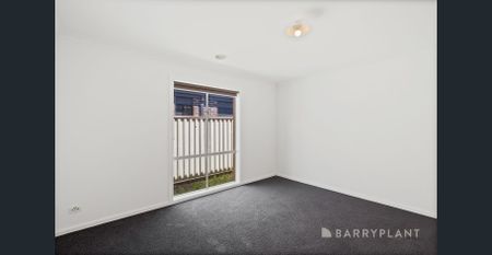 Gorgeous family home, ready to go in Edenbrook Estate - Photo 4