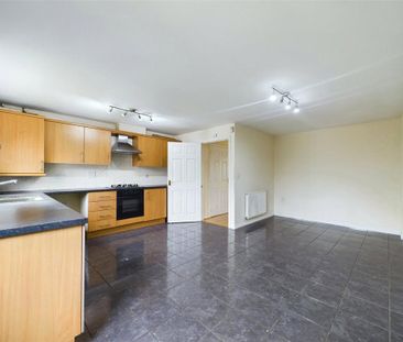 4 bedroom semi-detached house to rent - Photo 3
